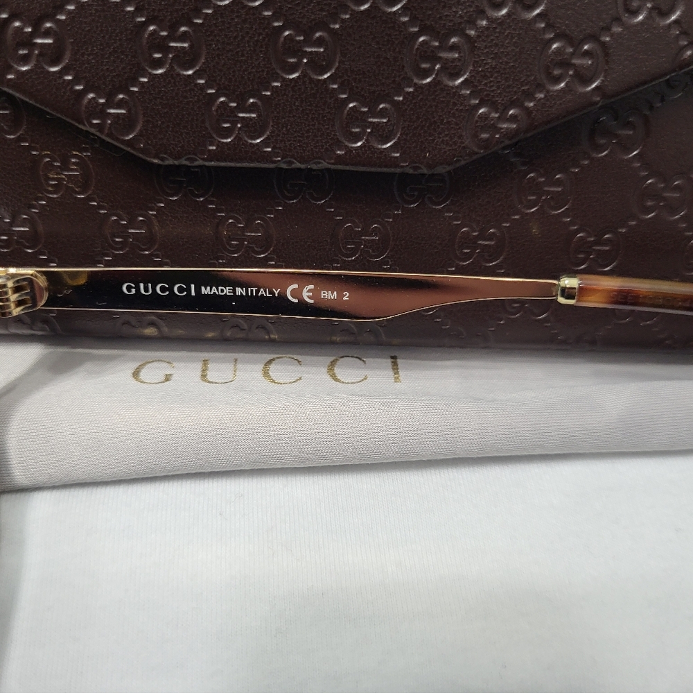Gucci Tortoiseshell and Gold Men's Sunglasses - Picture 4 of 8